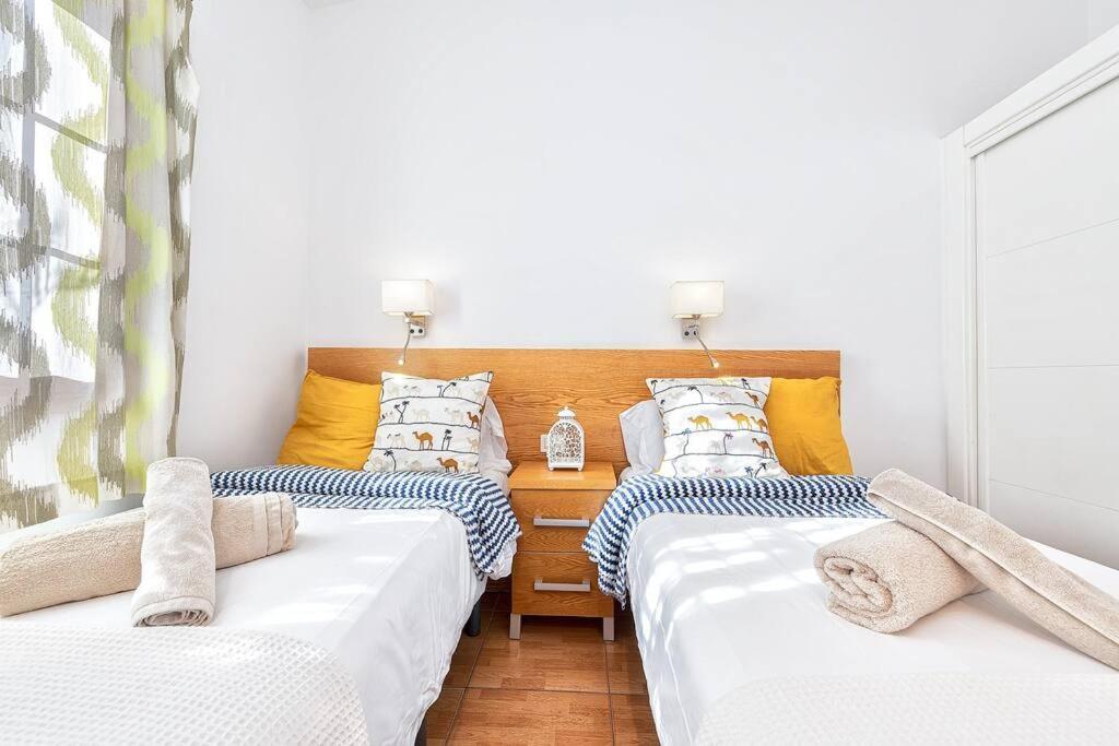 Bungalows Los Arcos 77 San Bartolomé Екстериор снимка