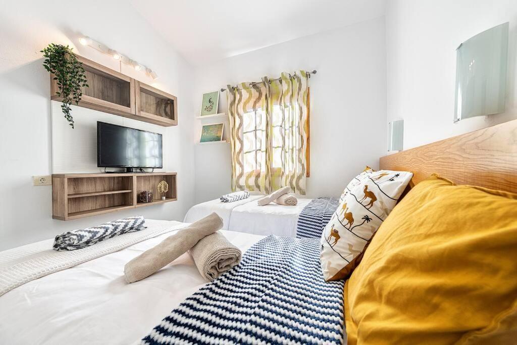 Bungalows Los Arcos 77 San Bartolomé Екстериор снимка